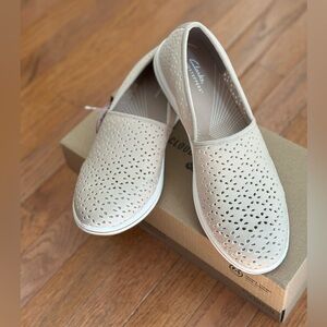 Clarks Slip On CloudSteppers Emily Size: 10M shoes sneakers light taupe